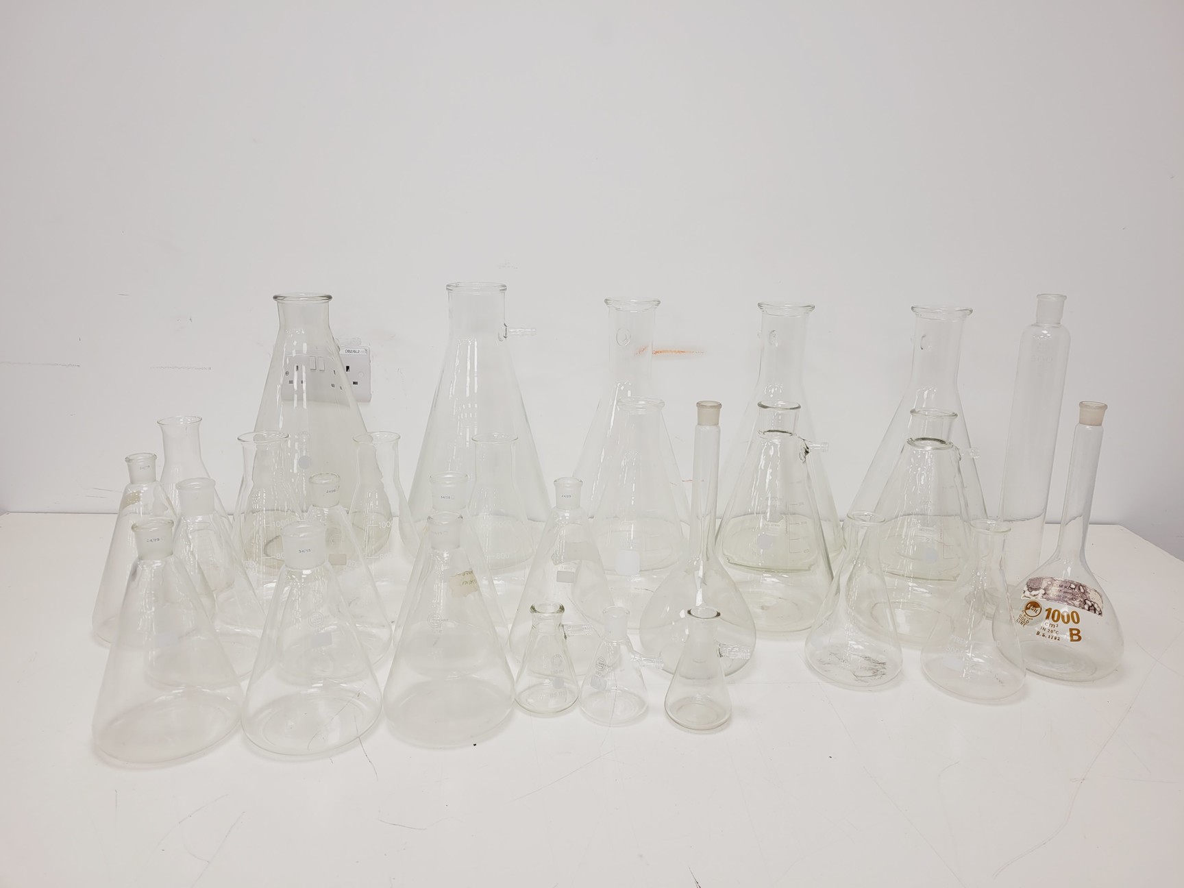 Image of 28 x Conical & Volumetric Laboratory Flasks Lab - Kimax, Quick Fit, Pyrex Lab