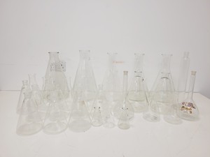 Thumbnail image of 28 x Conical & Volumetric Laboratory Flasks Lab - Kimax, Quick Fit, Pyrex Lab