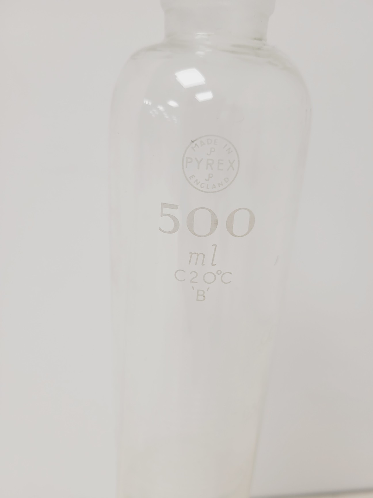 Image of 28 x Conical & Volumetric Laboratory Flasks Lab - Kimax, Quick Fit, Pyrex Lab