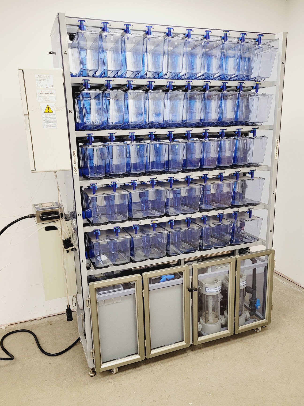 Image of Tecniplast Quarantine Rack Fish Tank System ZebTEC & ZB1020MN2AB Power Box