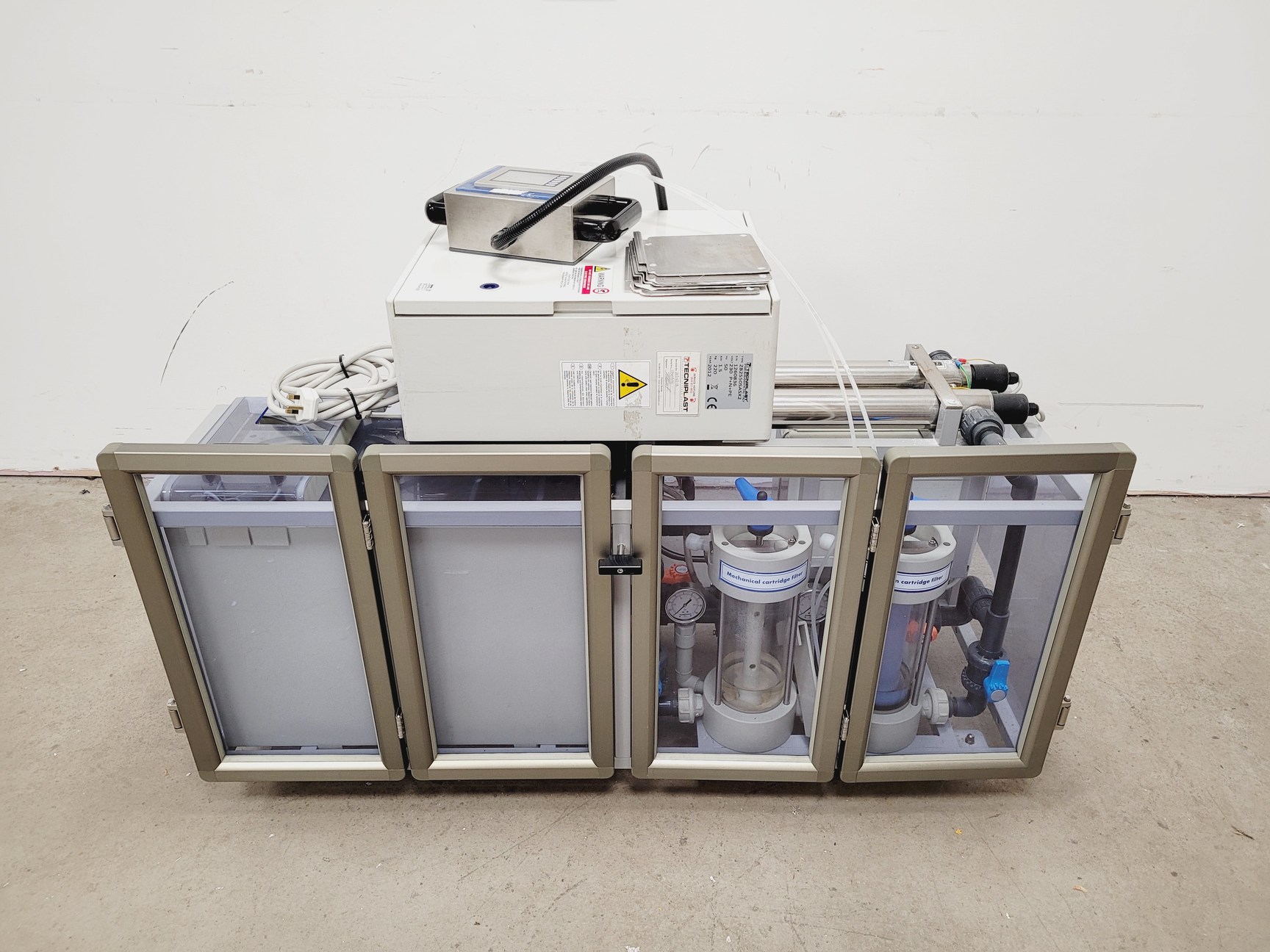 Image of Tecniplast Quarantine Rack Fish Tank System ZebTEC & ZB1020MN2AB Power Box