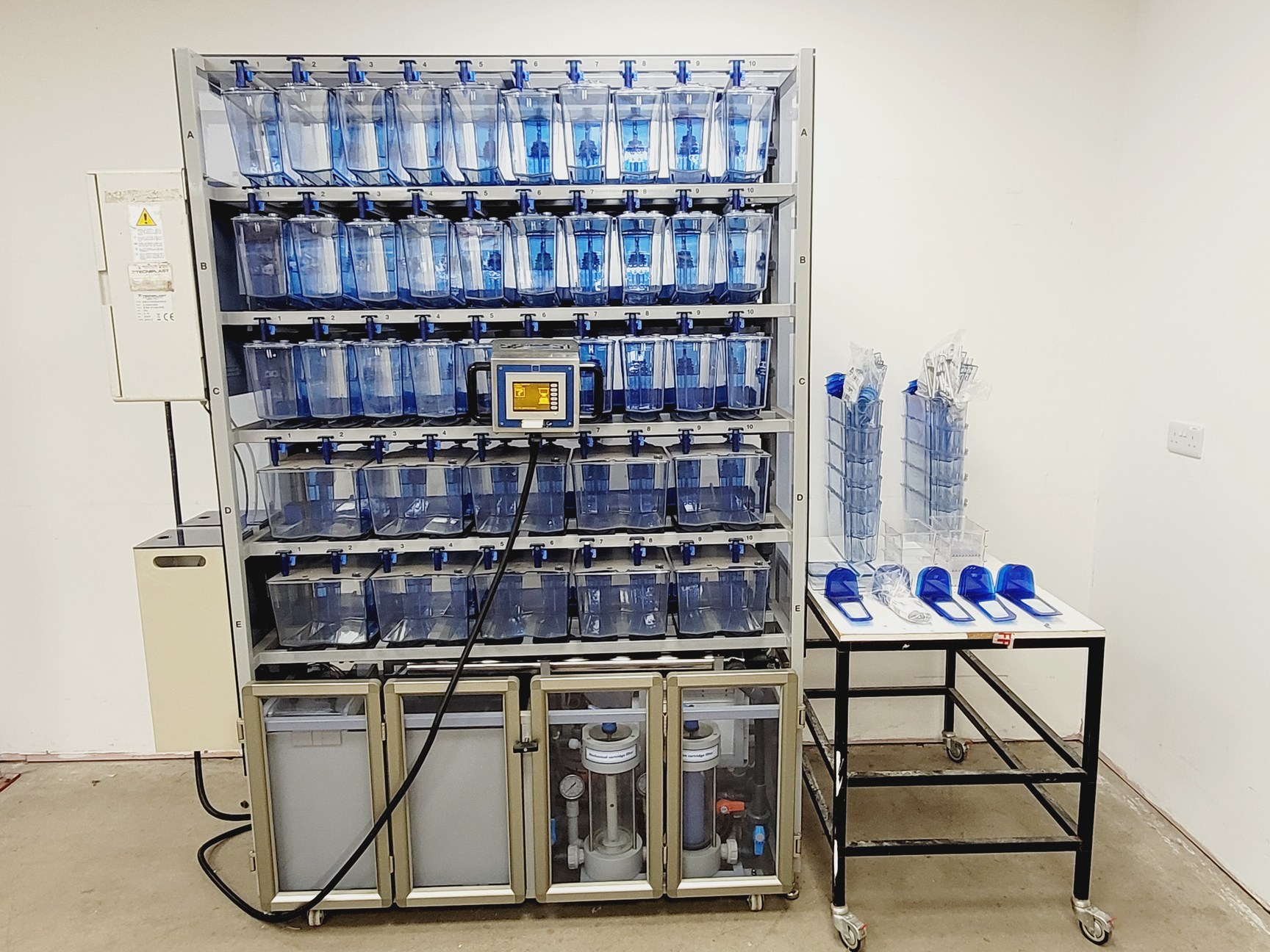 Image of Tecniplast Quarantine Rack Fish Tank System ZebTEC  with ZB1020MN2AB Power Box