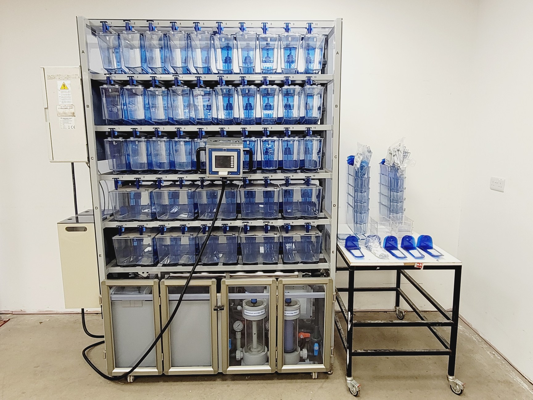 Image of Tecniplast Quarantine Rack Fish Tank System ZebTEC  with ZB1020MN2AB Power Box