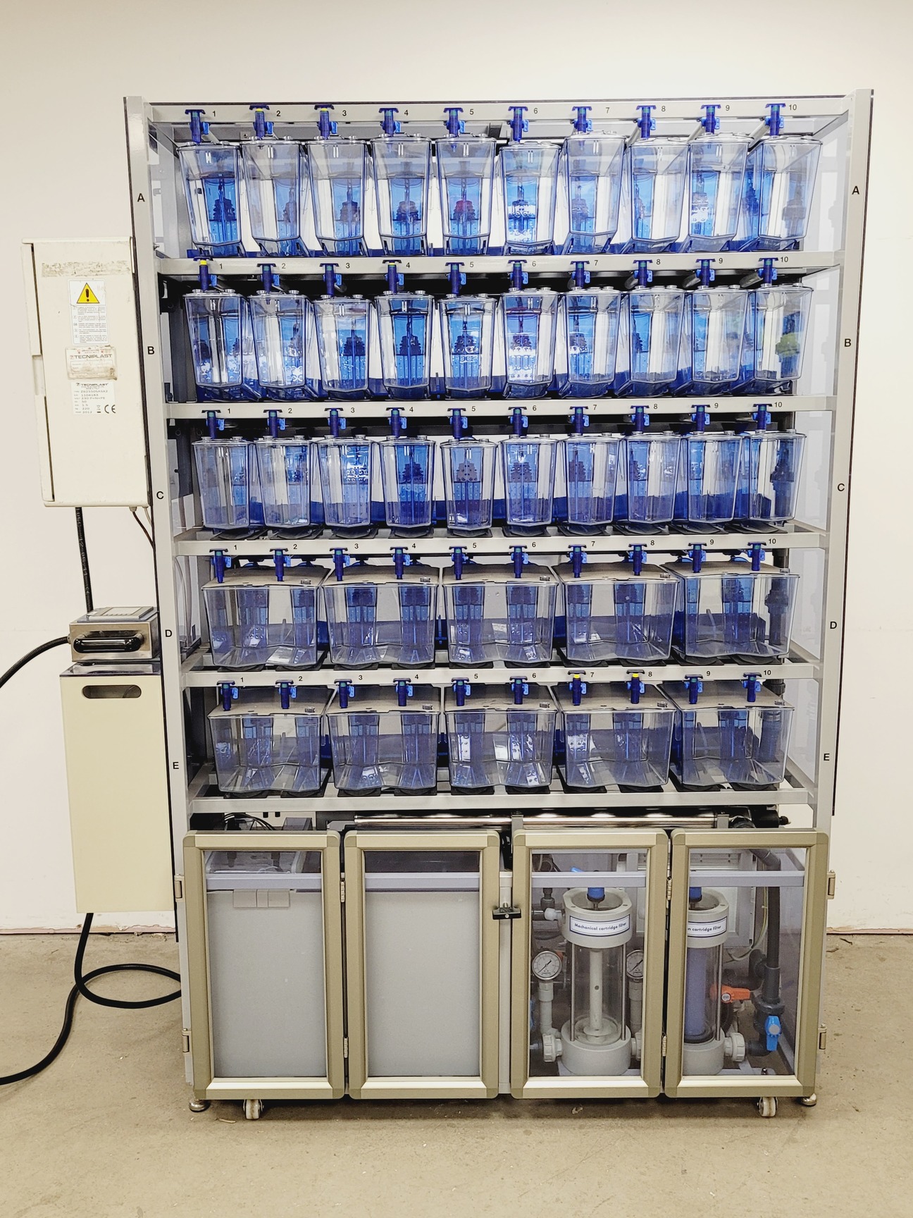 Image of Tecniplast Quarantine Rack Fish Tank System ZebTEC  with ZB1020MN2AB Power Box