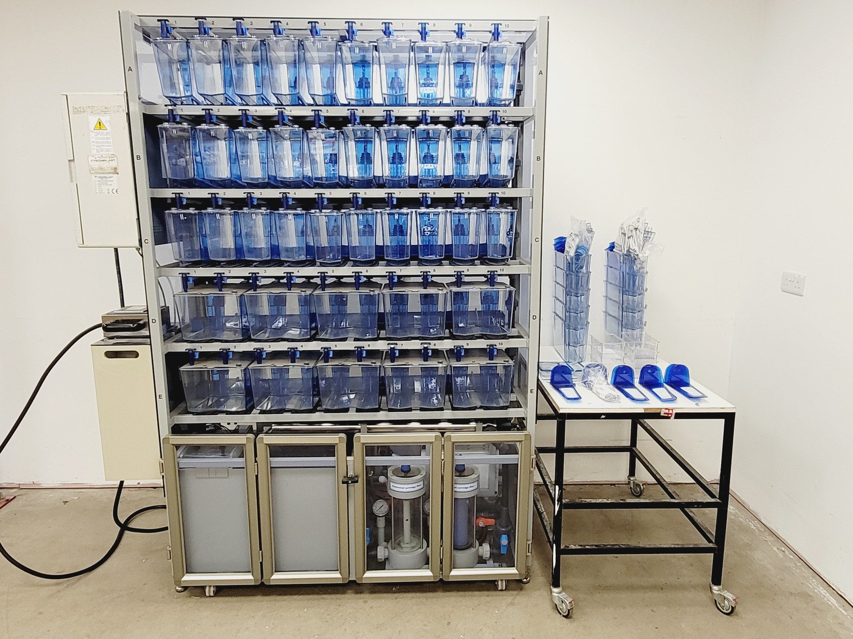 Image of Tecniplast Quarantine Rack Fish Tank System ZebTEC  with ZB1020MN2AB Power Box