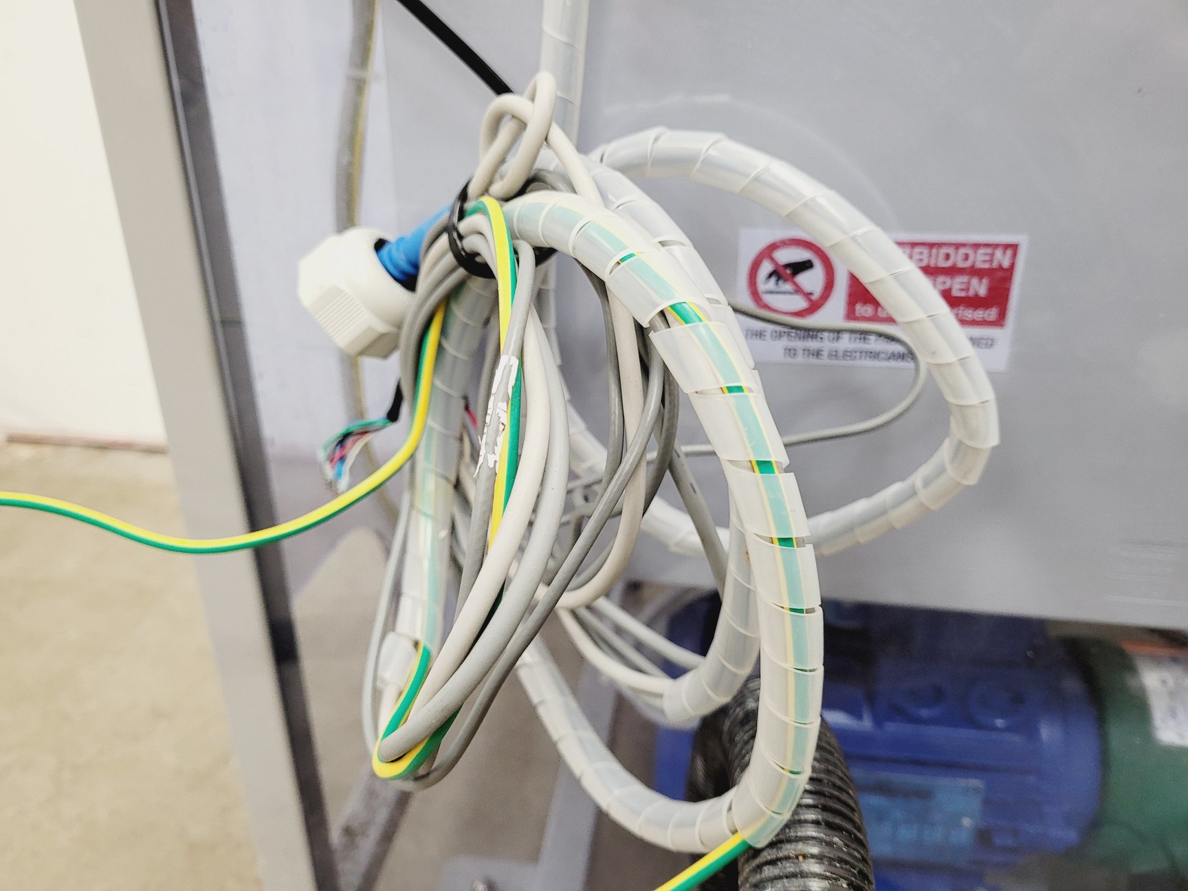 Image of Tecniplast Quarantine ZebTEC Rack Fish Tank System with ZB1020MN2AB Power Box