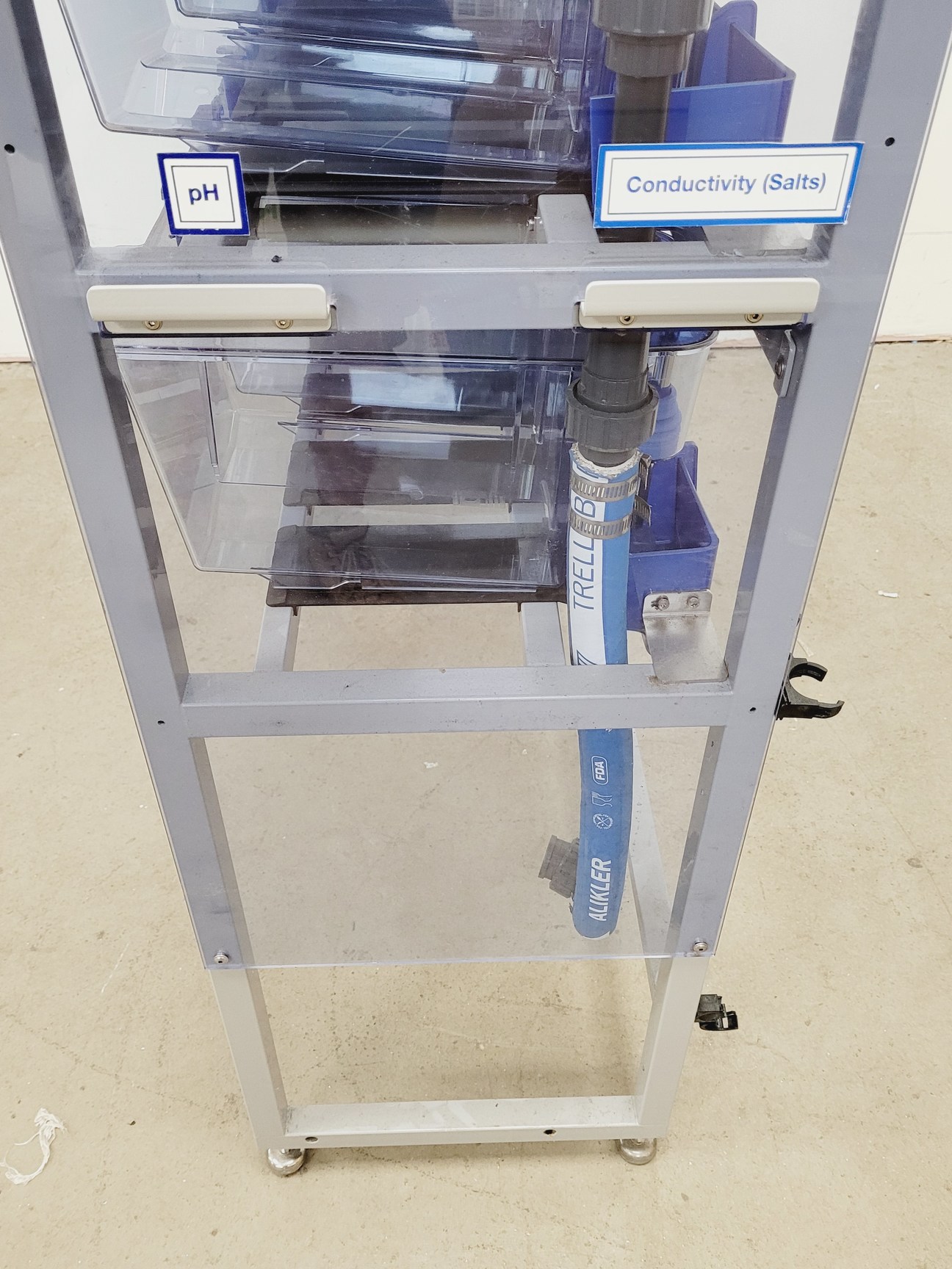 Image of Tecniplast Quarantine ZebTEC Fish Tank Rack System with ZB2550SADX2 PSU 