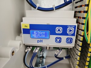 Thumbnail image of Tecniplast Quarantine ZebTEC Fish Tank Rack System & ZB2550SADX2 PSU 
