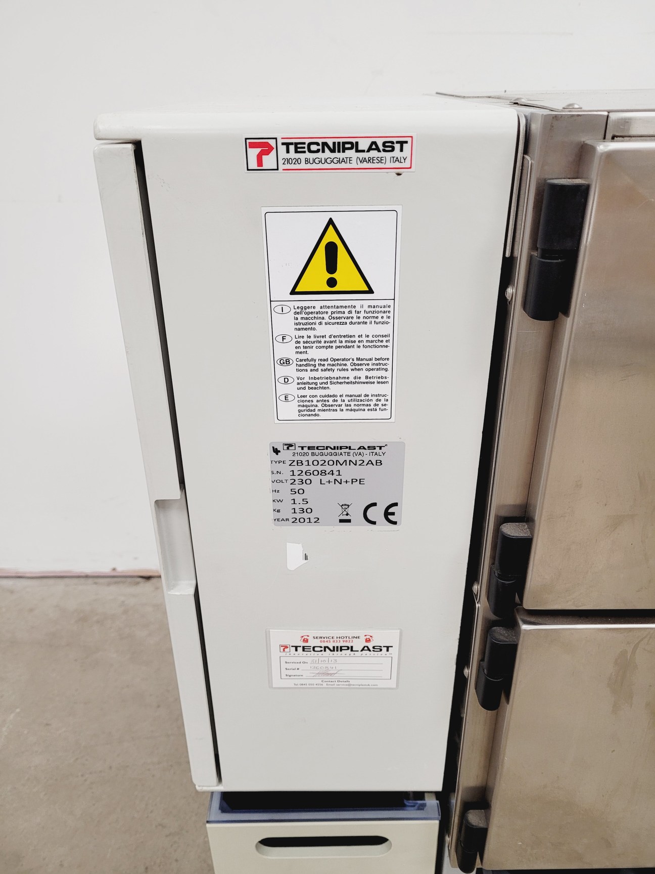 Image of Tecniplast Quarantine Fish Tank System with ZB1020MN2AB Power Box