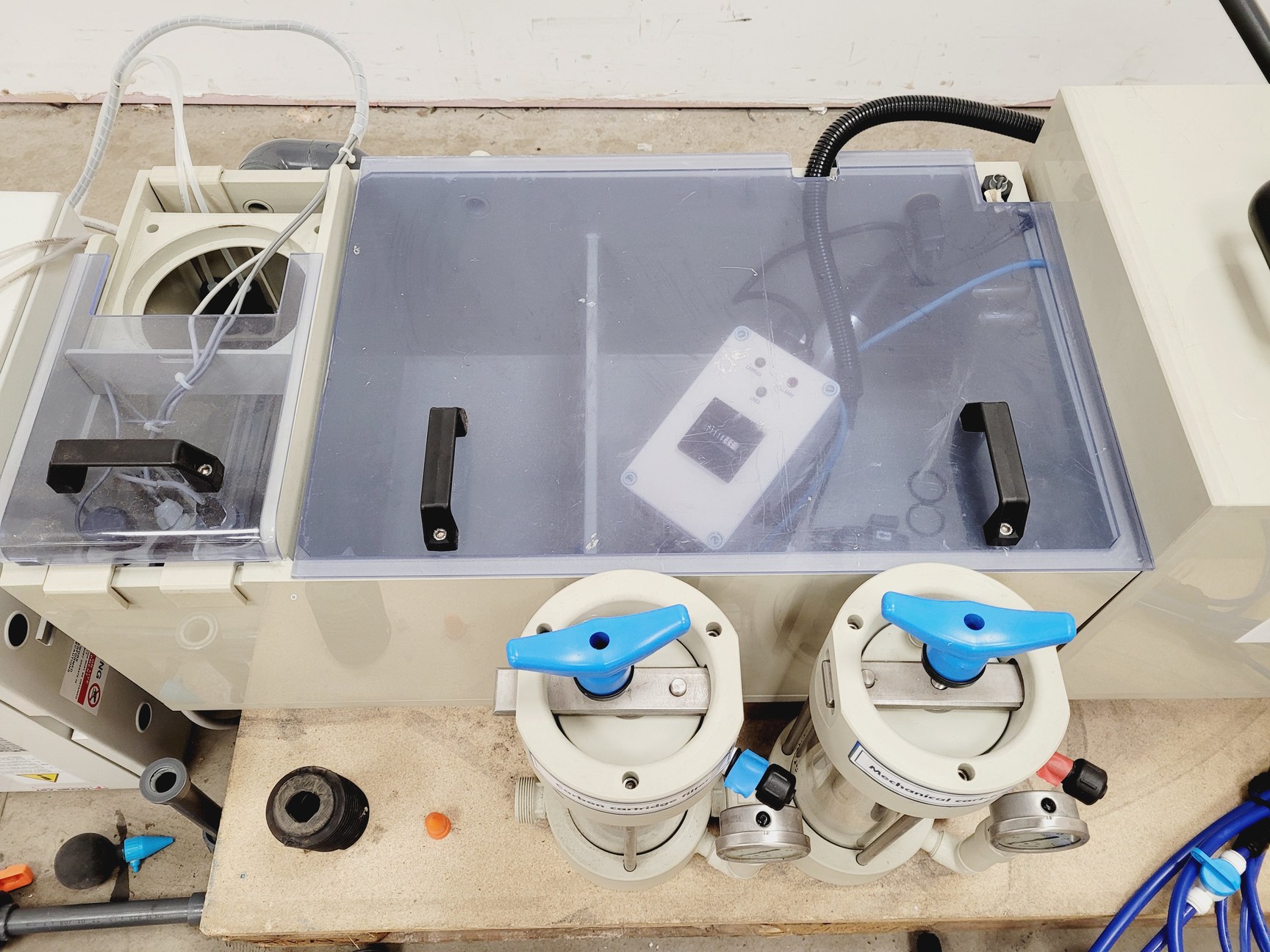 Image of Tecniplast Quarantine Fish Tank System with ZB1020MN2AB Power Box