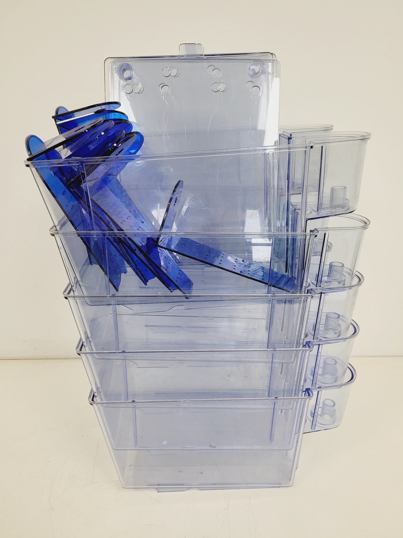 Image of Tecniplast Quarantine Fish Tank System with ZB1020MN2AB Power Box