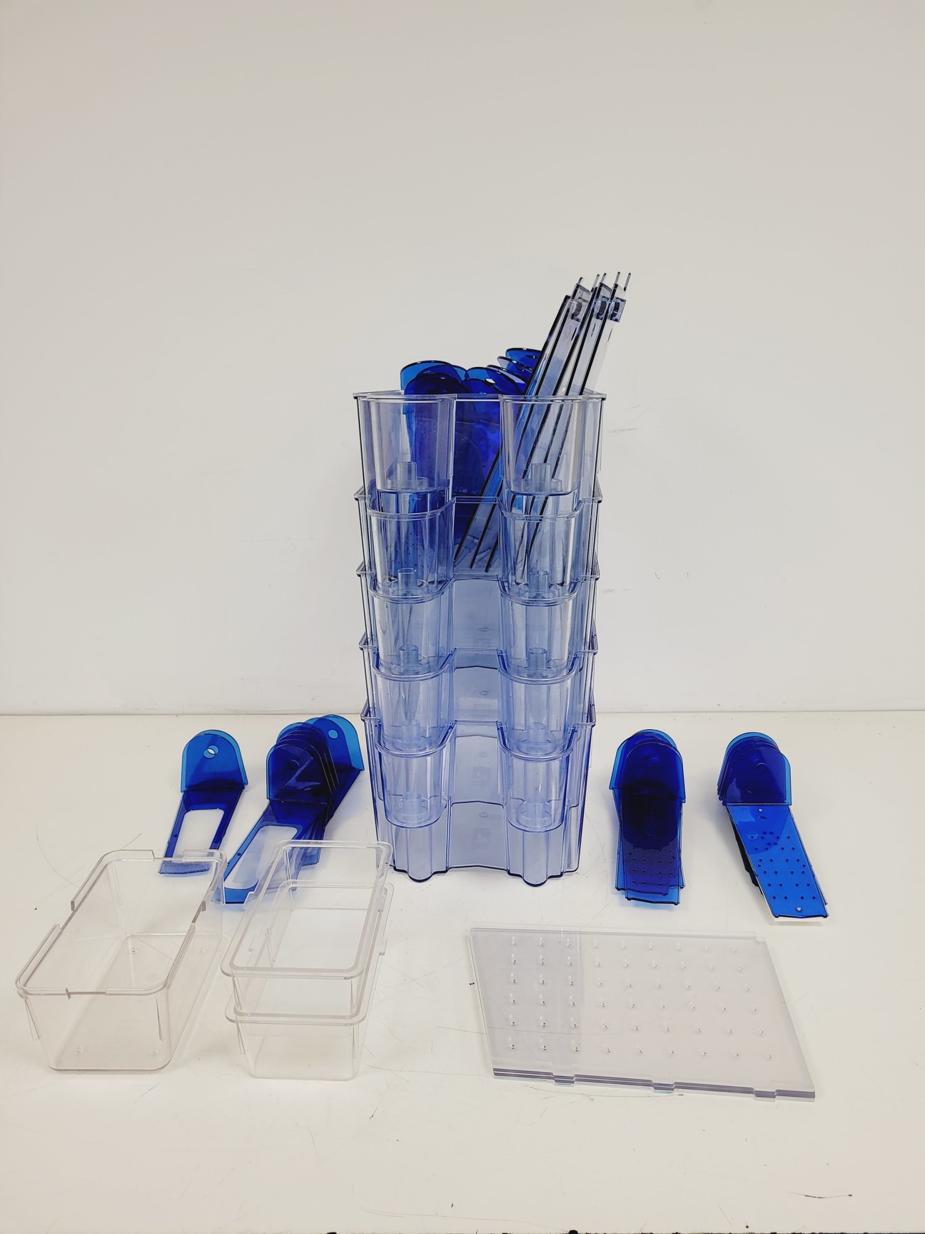 Image of Tecniplast Quarantine Fish Tank System with ZB1020MN2AB Power Box