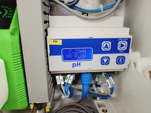 Thumbnail image of Tecniplast Quarantine Fish Tank System with ZB1020MN2AB Power Box