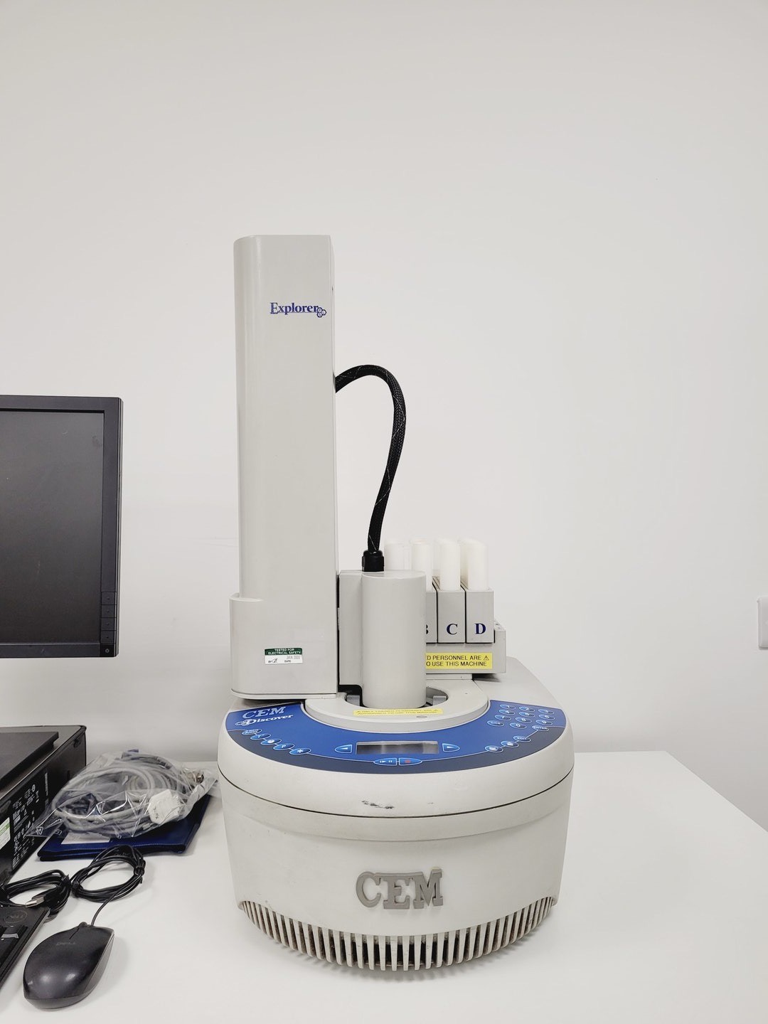 Image of CEM Discover Explorer Microwave Reactor Sythesiser  SP-1271A Lab