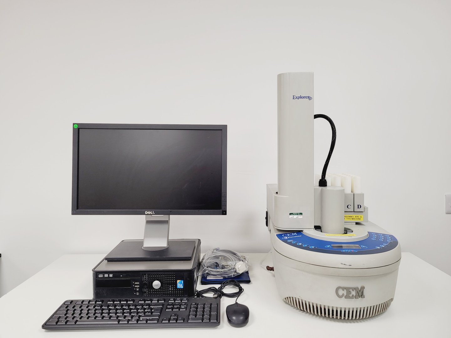 Image of CEM Discover Explorer Microwave Reactor Sythesiser  SP-1271A Lab