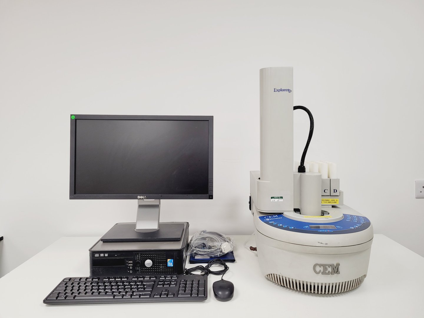 Image of CEM Discover Explorer Microwave Reactor Sythesiser  SP-1271A Lab