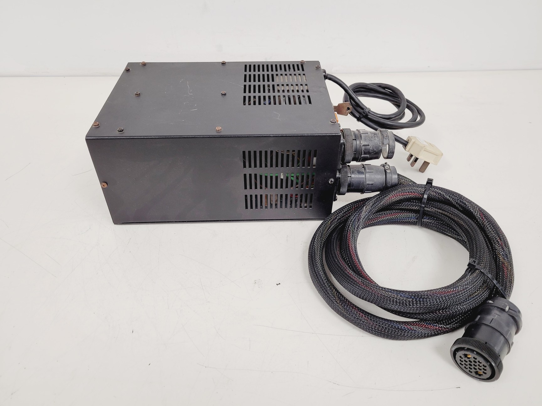 Image of Omnichrome Air-Cooled Argon Laser Head  Model - 532 with 155 Power Supply Lab