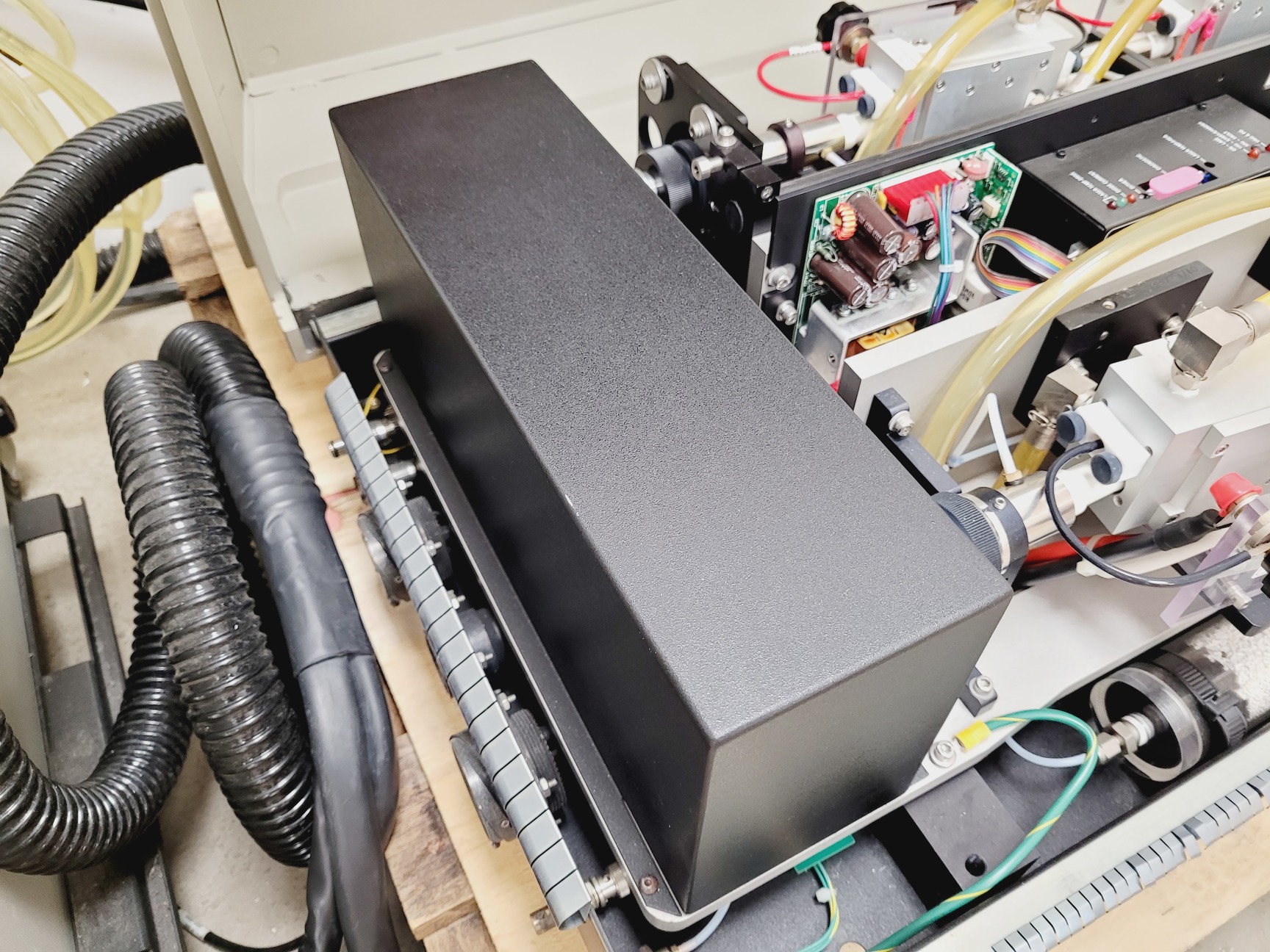 Image of Spectra-Physics Quanta-Ray Laser  Model - GCR-270 with Controller & Power Supply