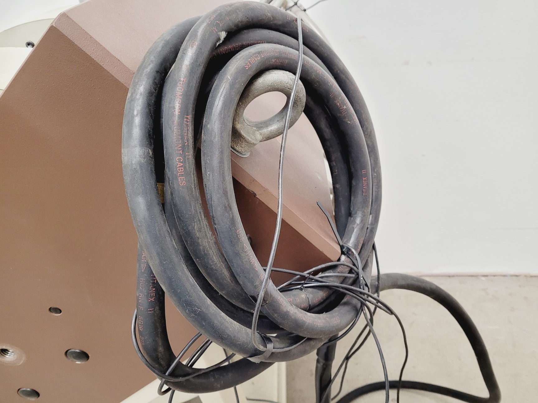 Image of Bruker Type B-E 25  EPR Magnet &  ER 083 (200/60) Power Supply Lab