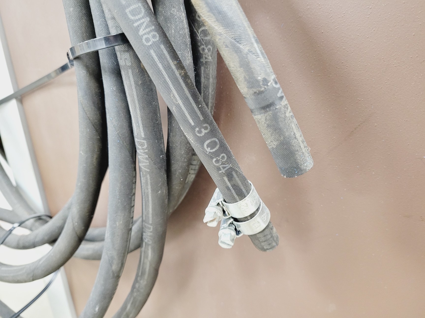 Image of Bruker Type B-E 25  EPR Magnet &  ER 083 (200/60) Power Supply Lab