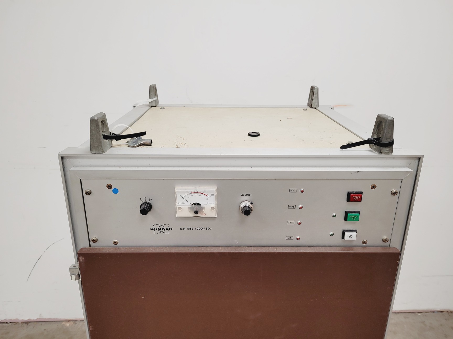 Image of Bruker Type B-E 25  EPR Magnet &  ER 083 (200/60) Power Supply Lab