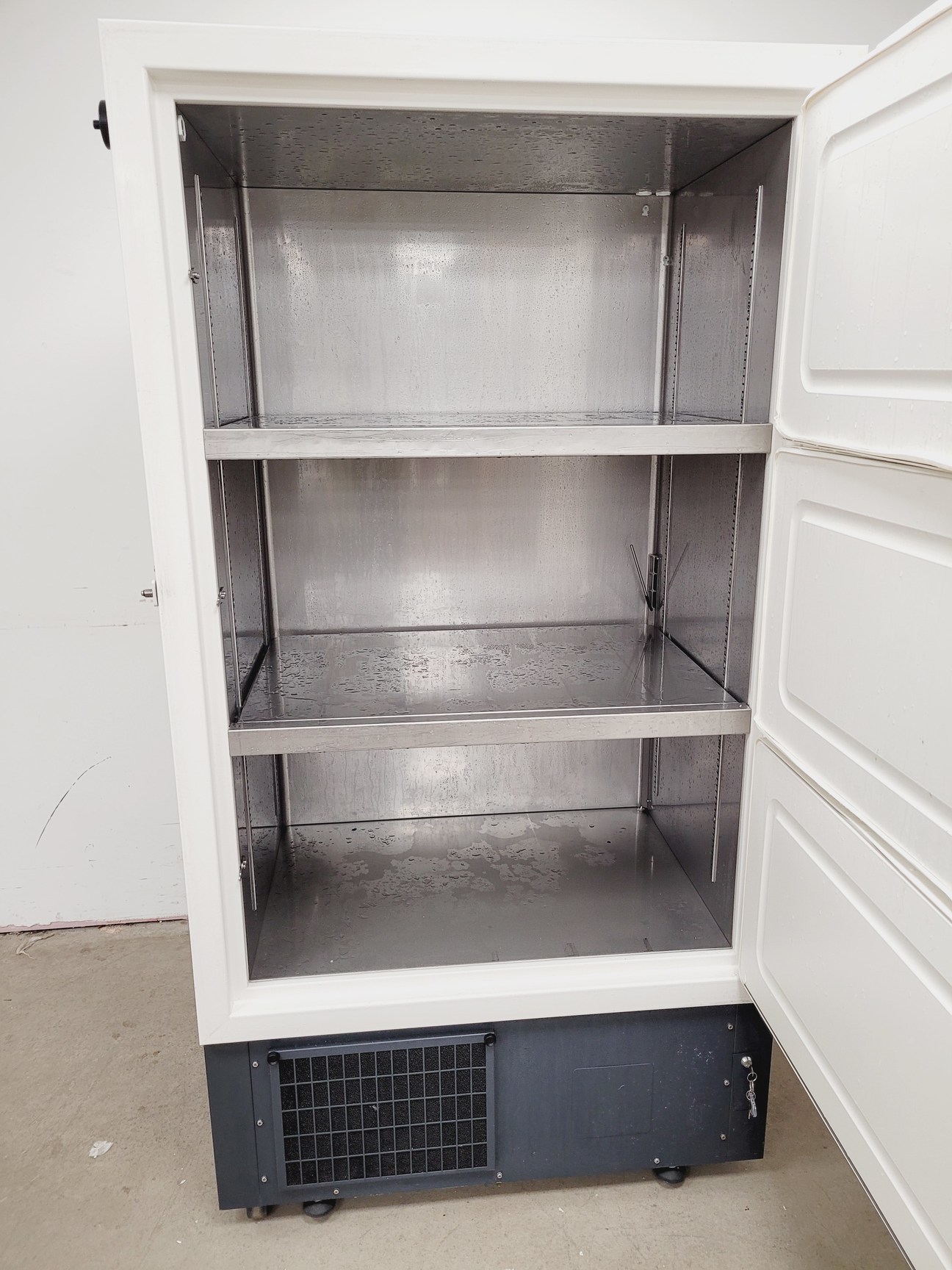 Image of New Brunswick Scientific  U725 Innova -86 G Ultra Low Temperature Freezer Lab