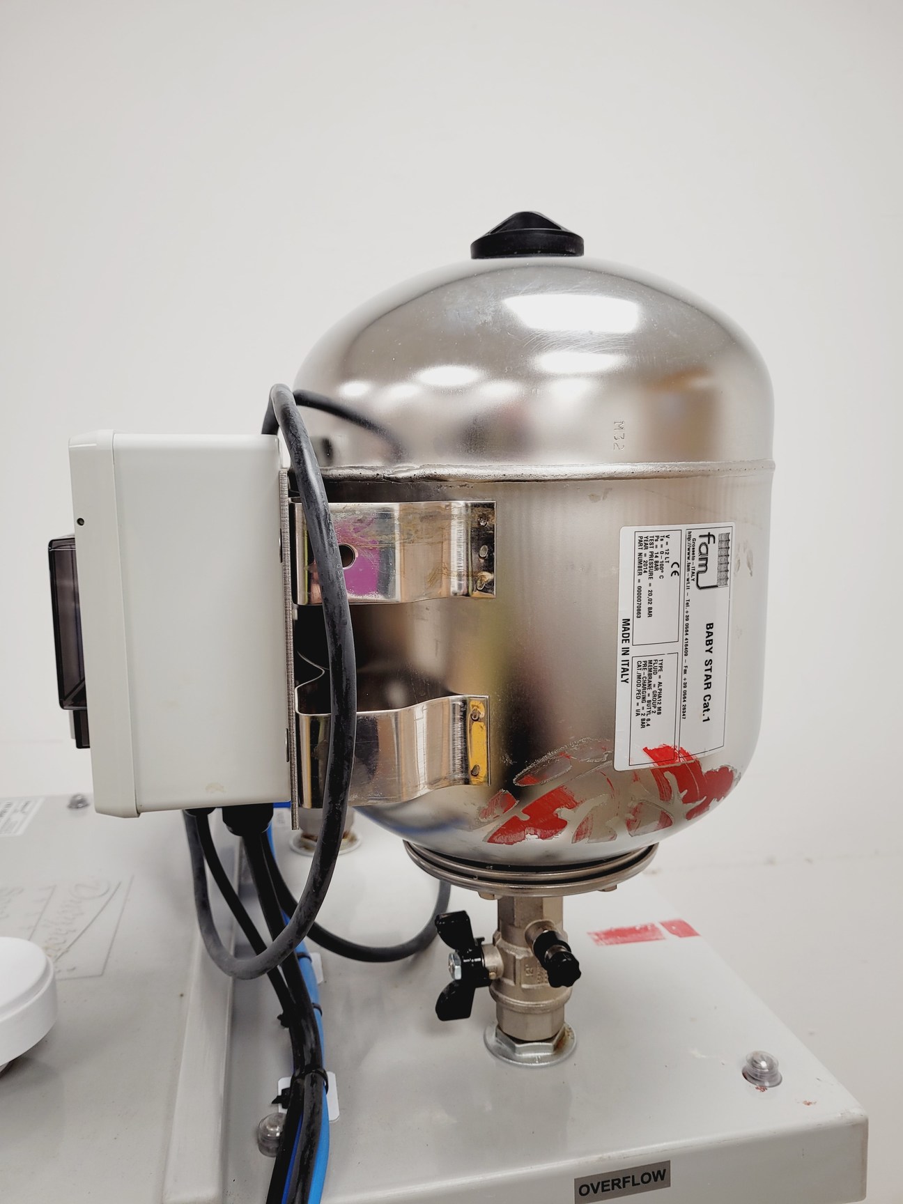 Image of Dutypoint Systems ScubaTANK VX Integrated GRP Tank & Submersible Booster Pump 