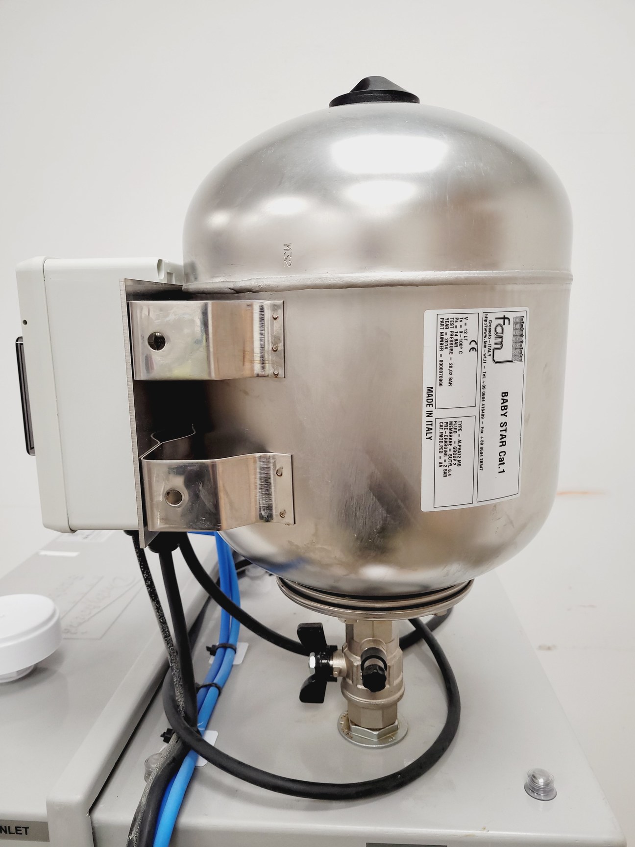 Image of Dutypoint Systems ScubaTANK VX – Integrated GRP Tank & Submersible Booster Pumps