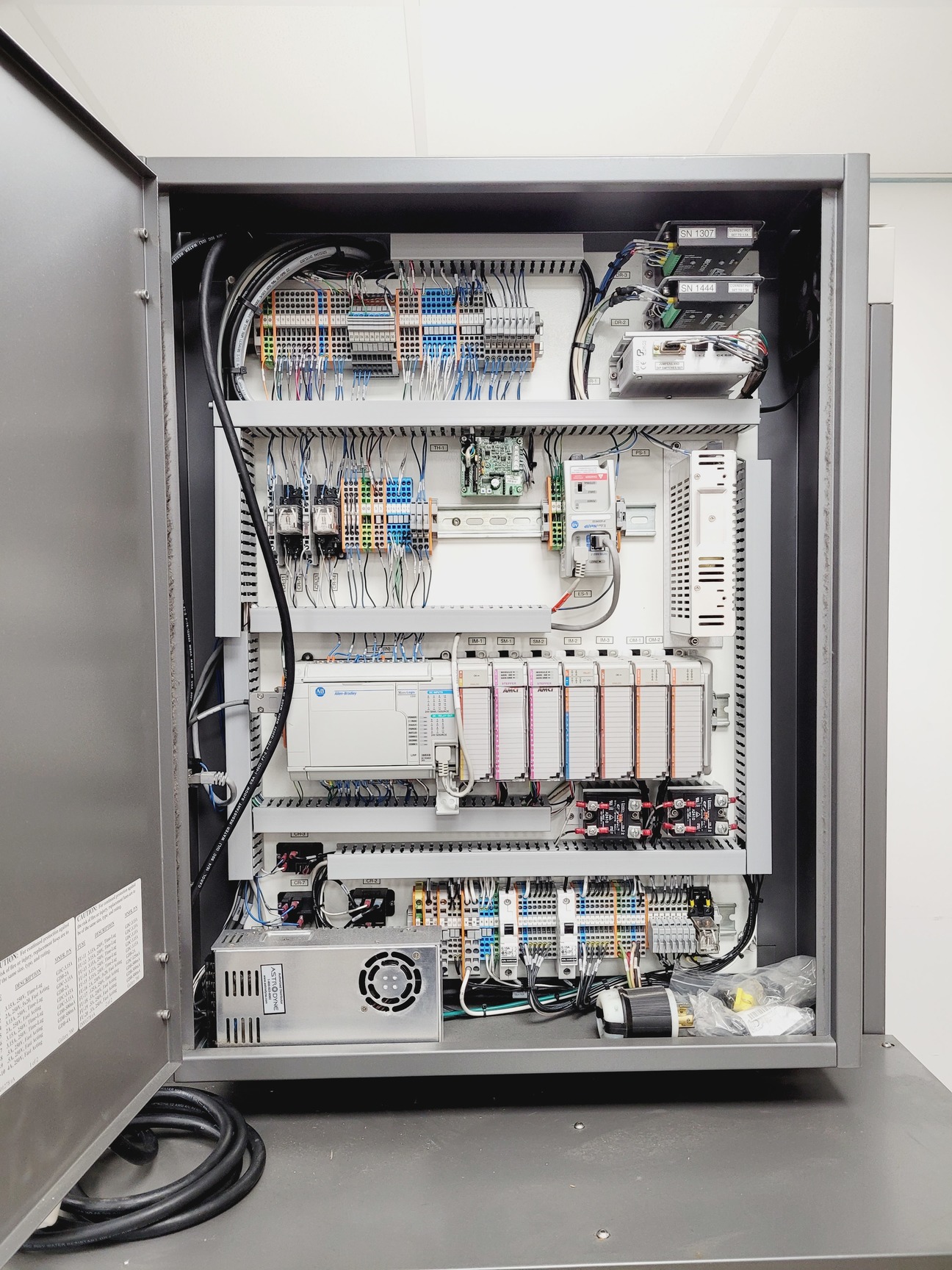 Image of CrystalMation Rigaku Minstrel HT & Gallery 700 Incubator System Lab