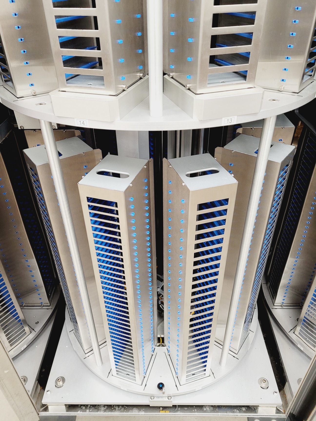 Image of CrystalMation Rigaku Minstrel HT & Gallery 700 Incubator System Lab