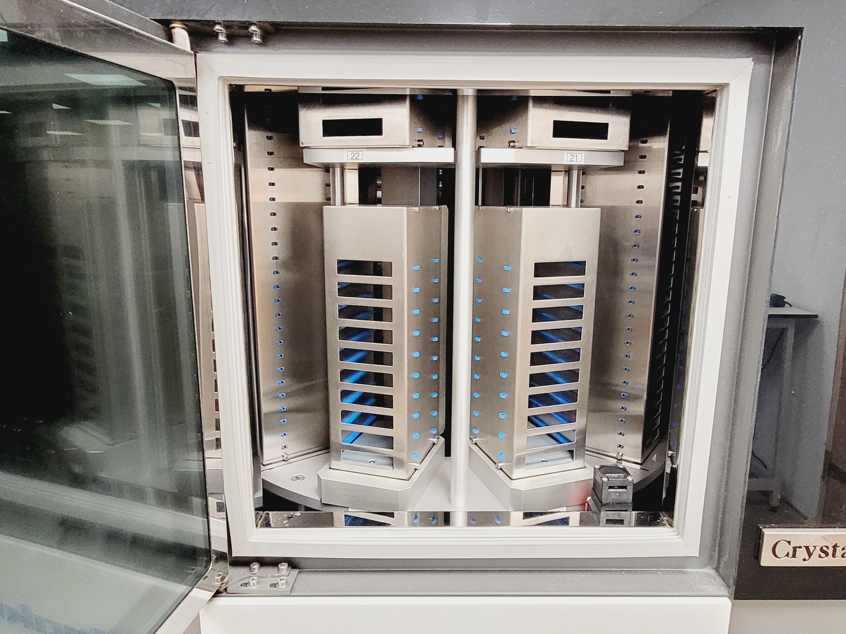 Image of CrystalMation Rigaku Minstrel HT & Gallery 700 Incubator System Lab