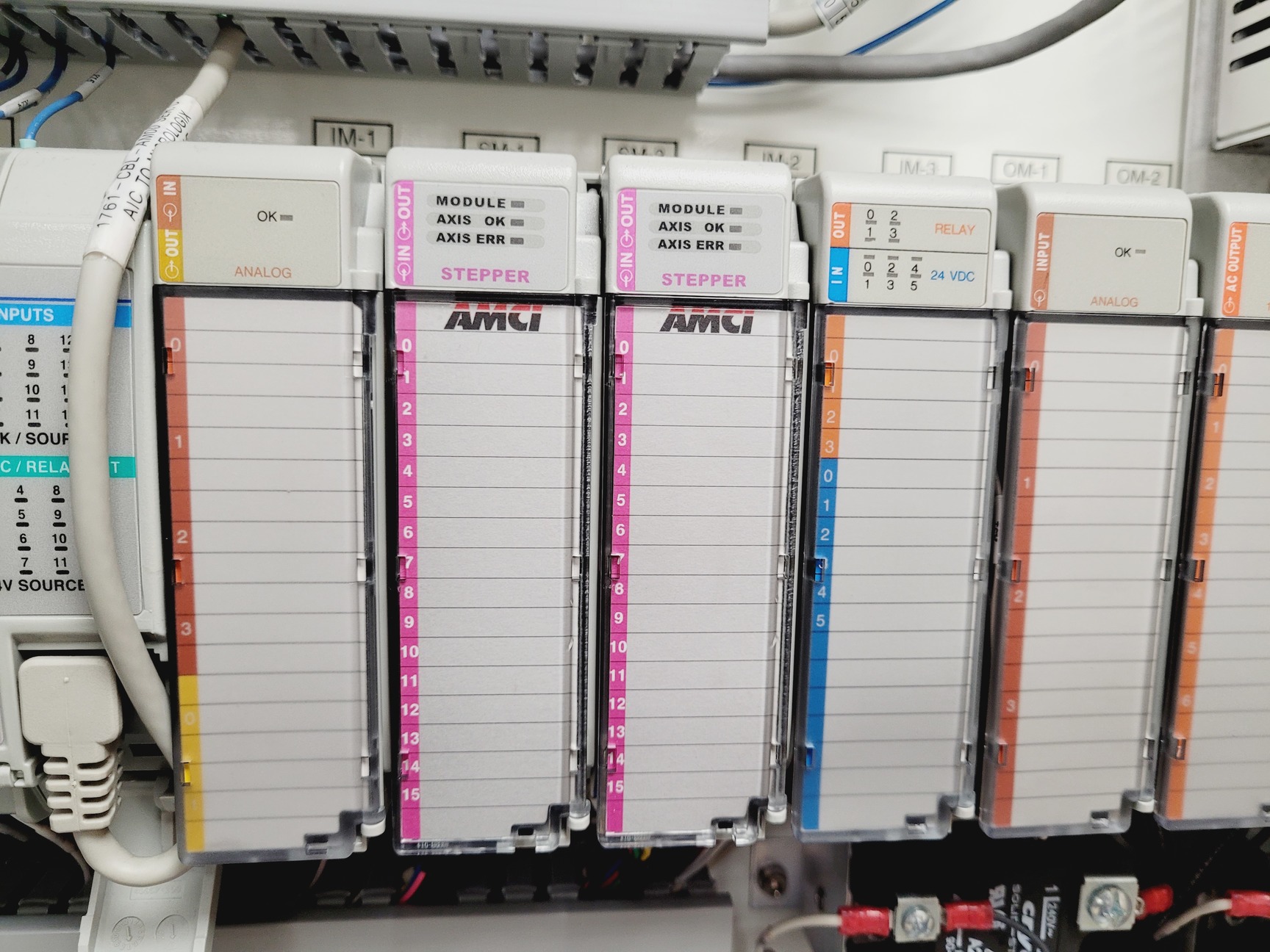 Image of CrystalMation Rigaku Minstrel HT & Gallery 700 Incubator System Lab