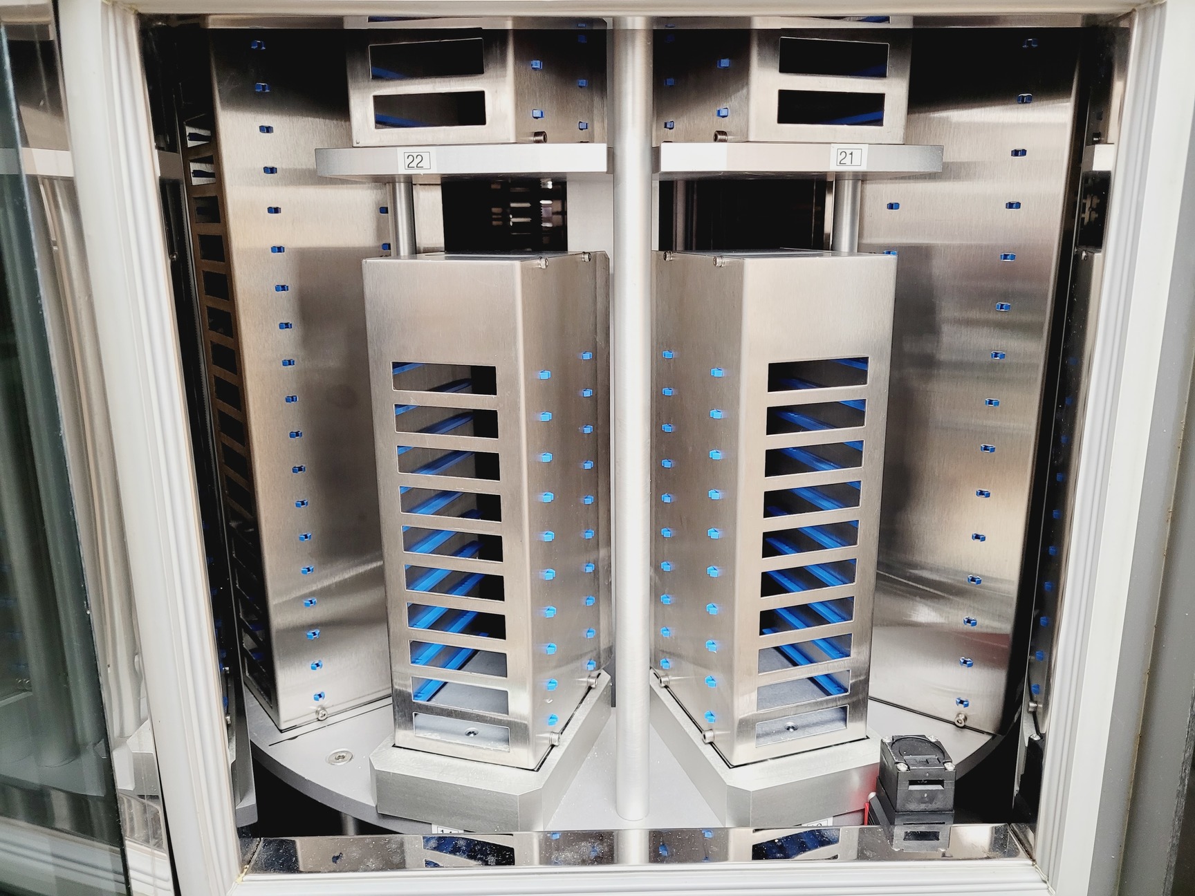 Image of CrystalMation Rigaku Minstrel HT & Gallery 700 Incubator System Lab