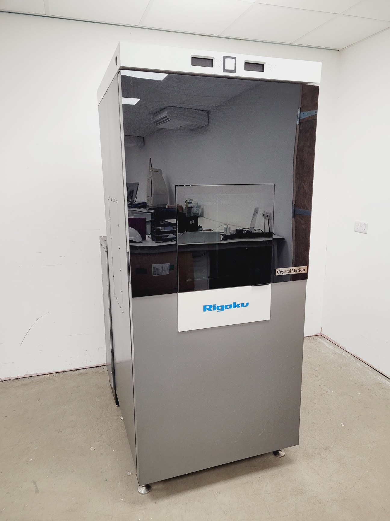 Image of CrystalMation Rigaku Minstrel HT & Gallery 700 Incubator System Lab