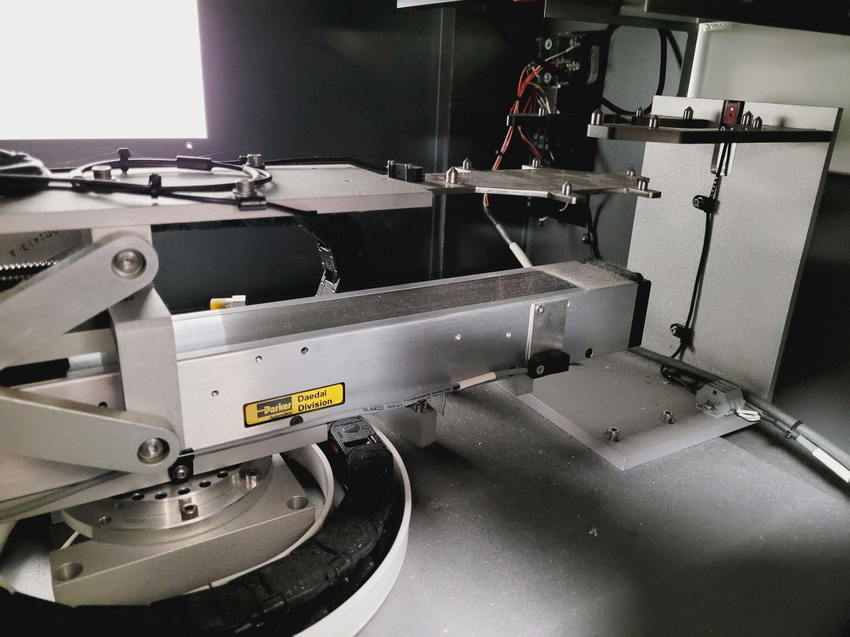 Image of CrystalMation Rigaku Minstrel HT & Gallery 700 Incubator System Lab