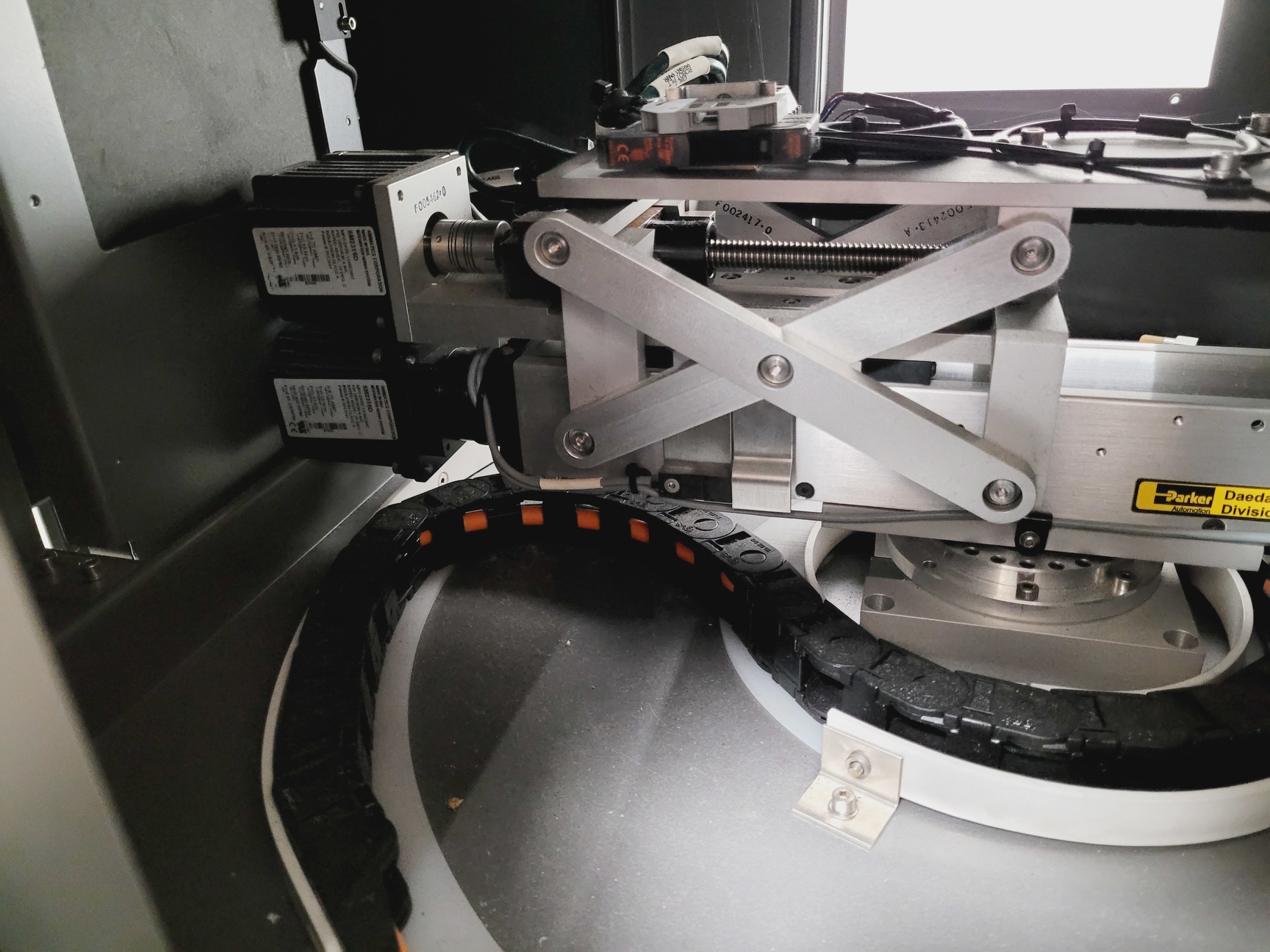 Image of CrystalMation Rigaku Minstrel HT & Gallery 700 Incubator System Lab