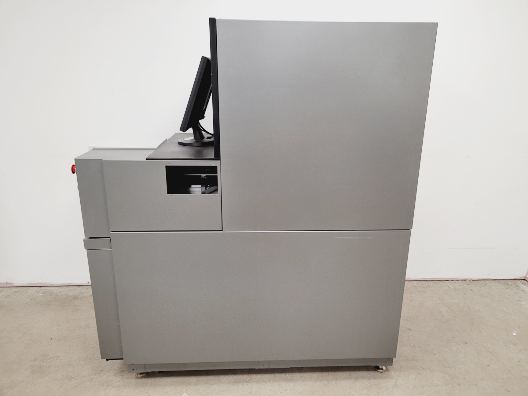 Image of CrystalMation Rigaku Minstrel HT & Gallery 700 Incubator System Lab