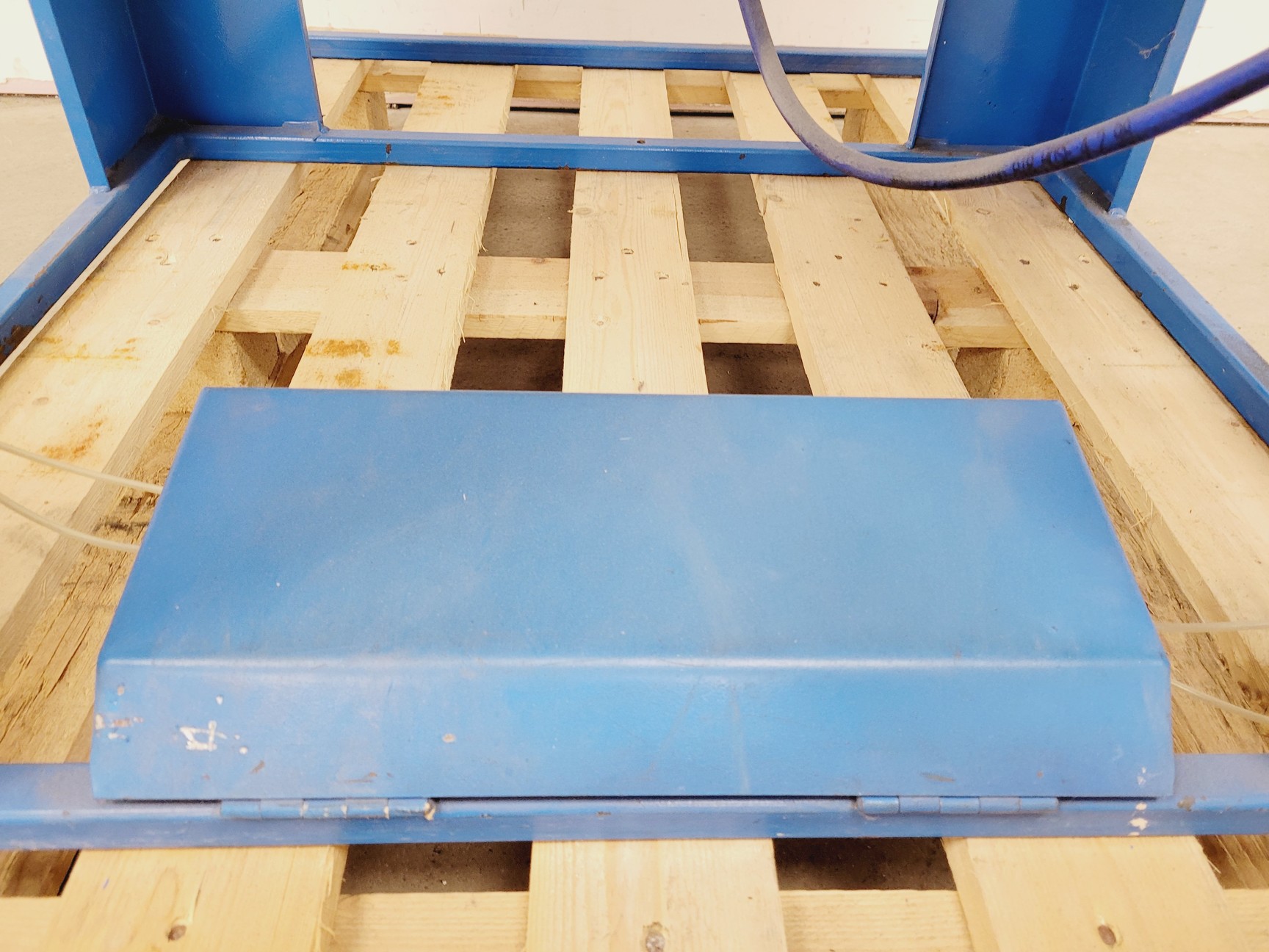 Image of CBI Equipment Air Blast Shot Blaster Blasting Cabinet/Machine