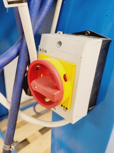 Thumbnail image of CBI Equipment Air Blast Shot Blaster Blasting Cabinet/Machine