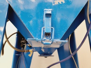 Thumbnail image of CBI Equipment Air Blast Shot Blaster Blasting Cabinet/Machine