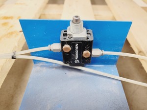 Thumbnail image of CBI Equipment Air Blast Shot Blaster Blasting Cabinet/Machine