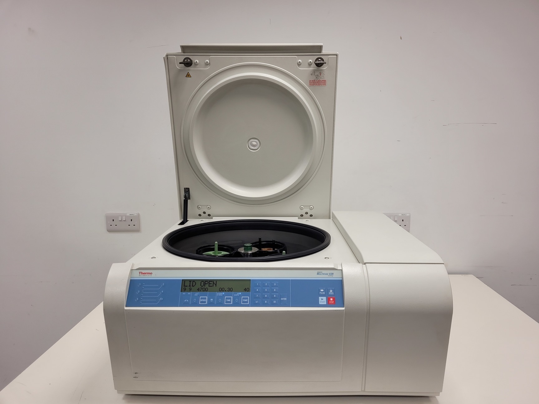 Image of Thermo Scientific Heraeus Multifuge X3R Centrifuge with 4700RPM Rotor Lab