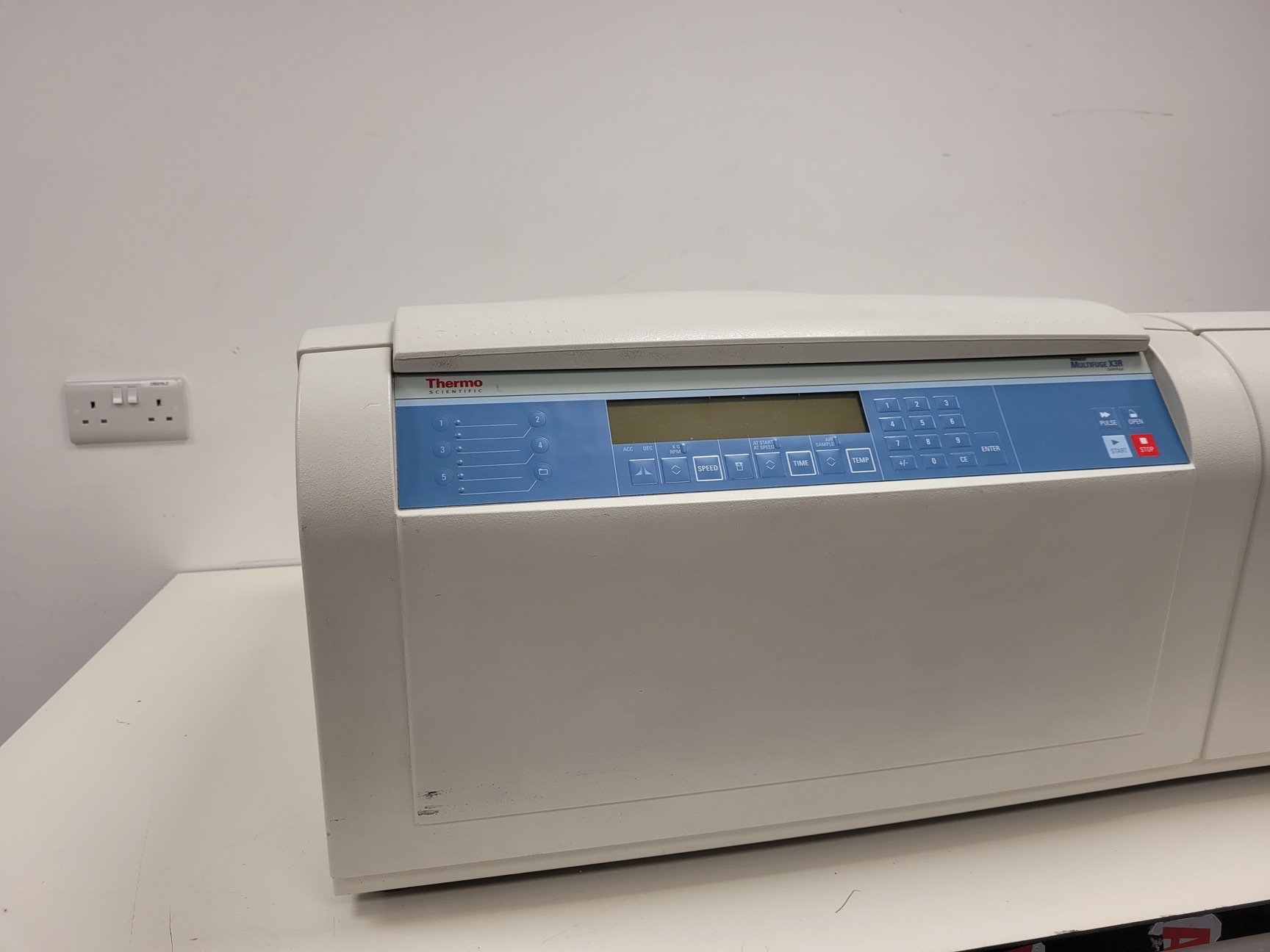 Image of Thermo Scientific Heraeus Multifuge X3R Centrifuge with 4700RPM Rotor Lab