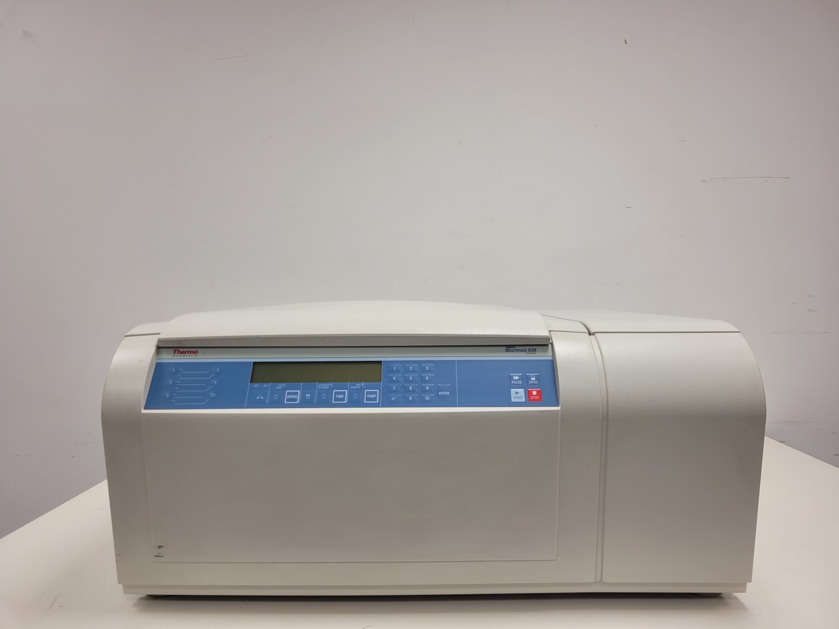 Image of Thermo Scientific Heraeus Multifuge X3R Centrifuge with 4700RPM Rotor Lab