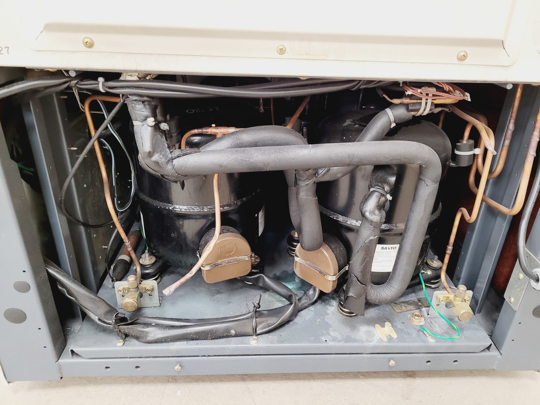 Image of Sanyo Ultra Low-Temperature Laboratory Freezer  Model - MDF-U50V Lab