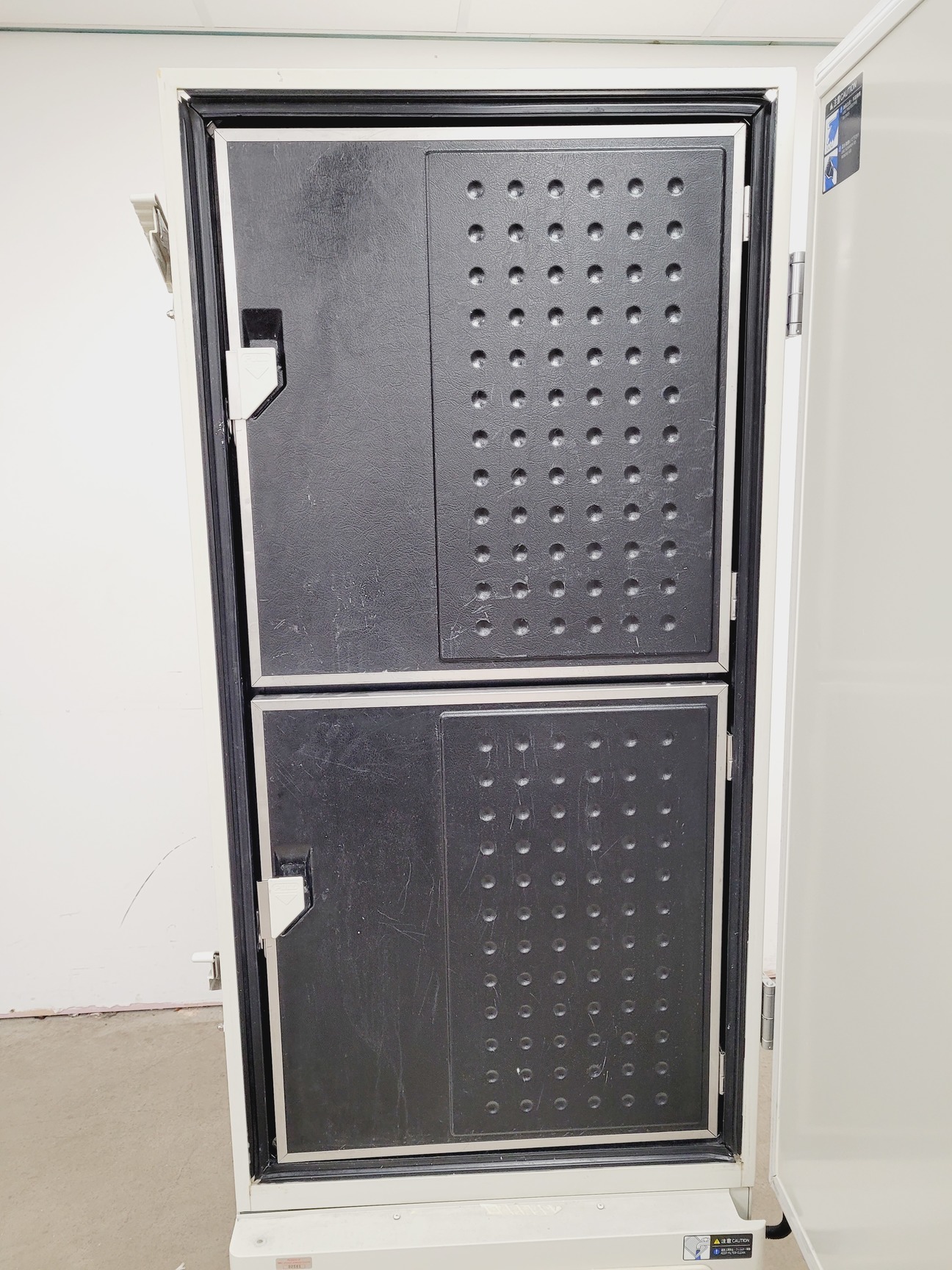 Image of Sanyo Ultra Low-Temperature Laboratory Freezer  Model - MDF-U50V Lab