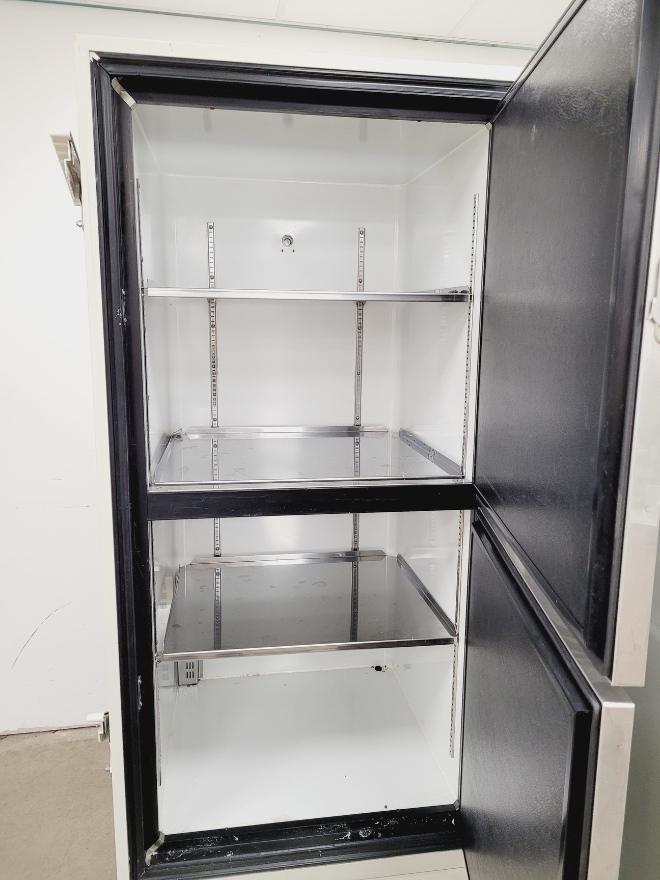 Image of Sanyo Ultra Low-Temperature Laboratory Freezer  Model - MDF-U50V Lab