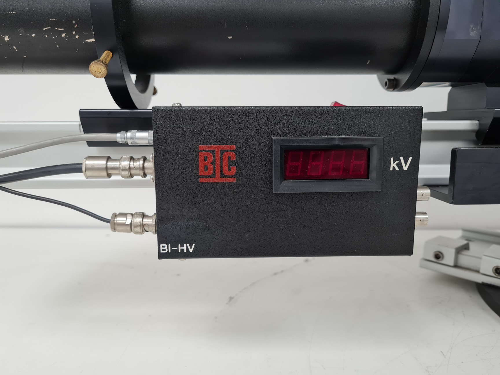 Image of Brookhaven Instruments Model BI-200SM Light Scattering Research Goniometer Lab