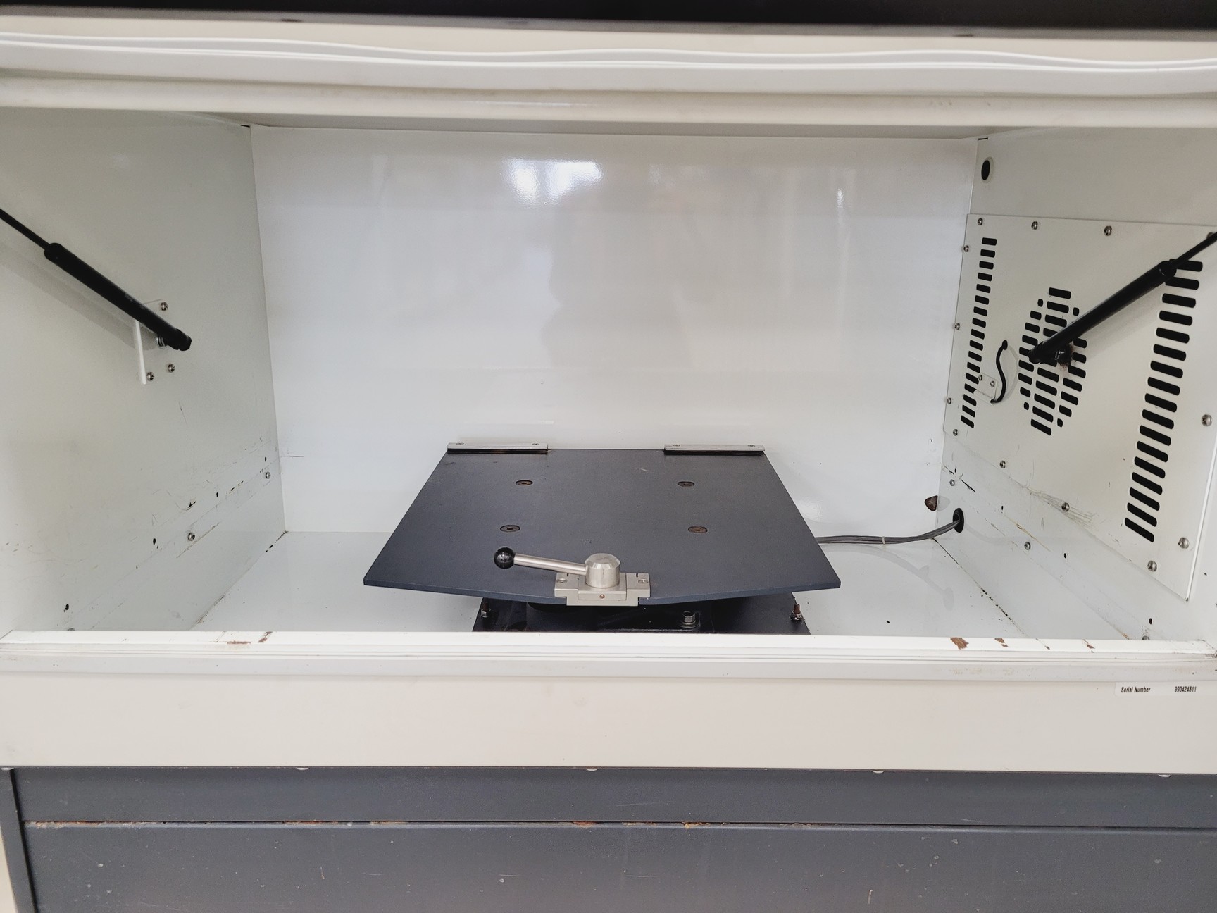 Image of New Brunswick Innova 4400  Floor Standing Shaking Incubator Lab