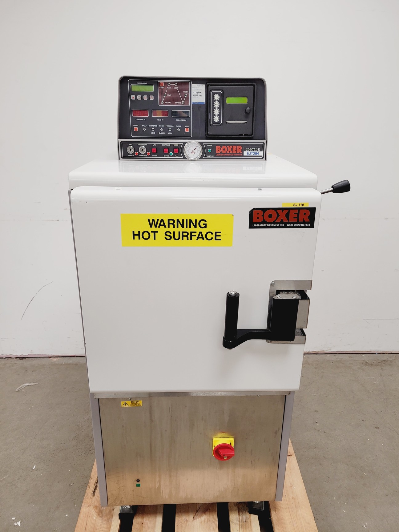 Image of Boxer Autoclave  Machine Type -200/75LR Lab